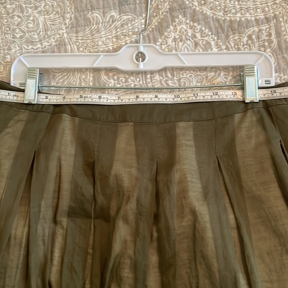 Fully lined olive green skirt, size 10 - Picture 4 of 7